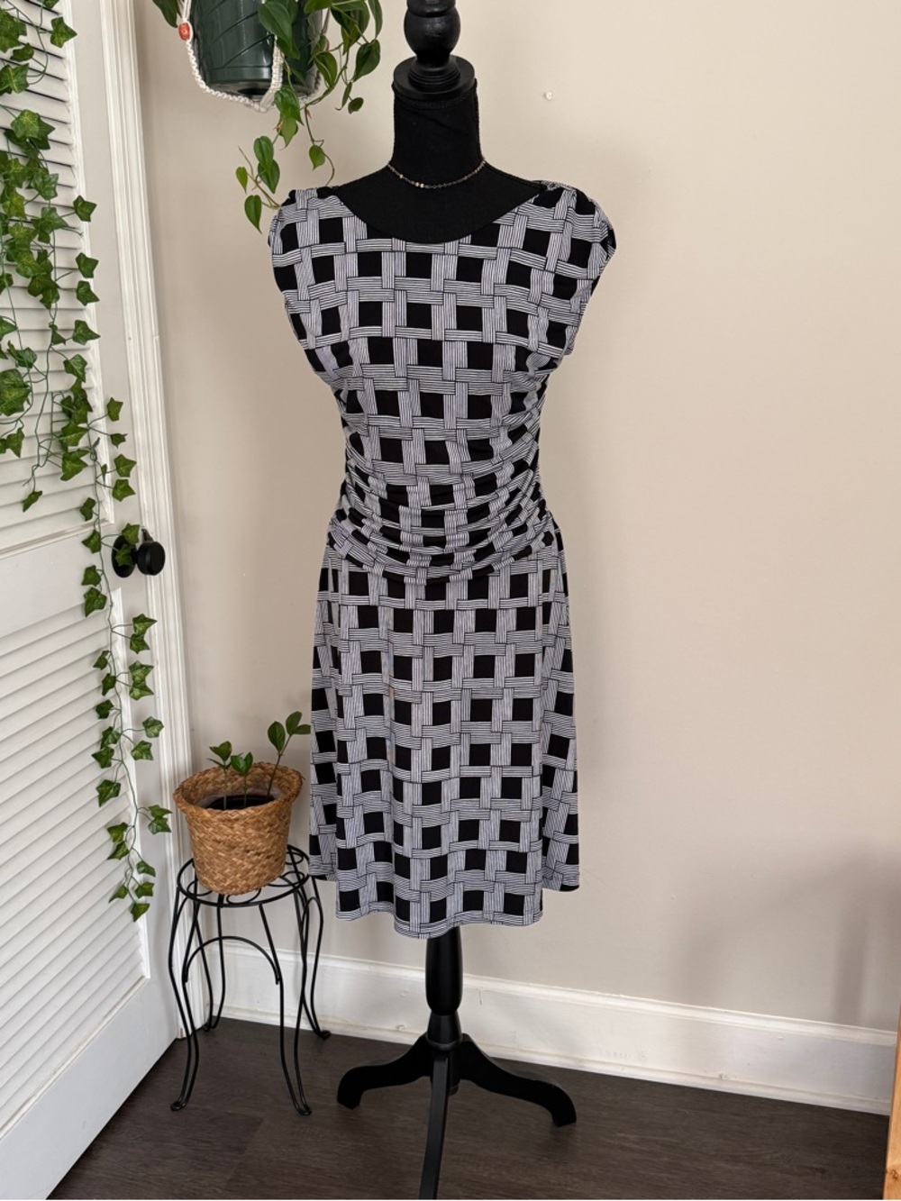 Classic Black & Gray Geometric Sheath Dress